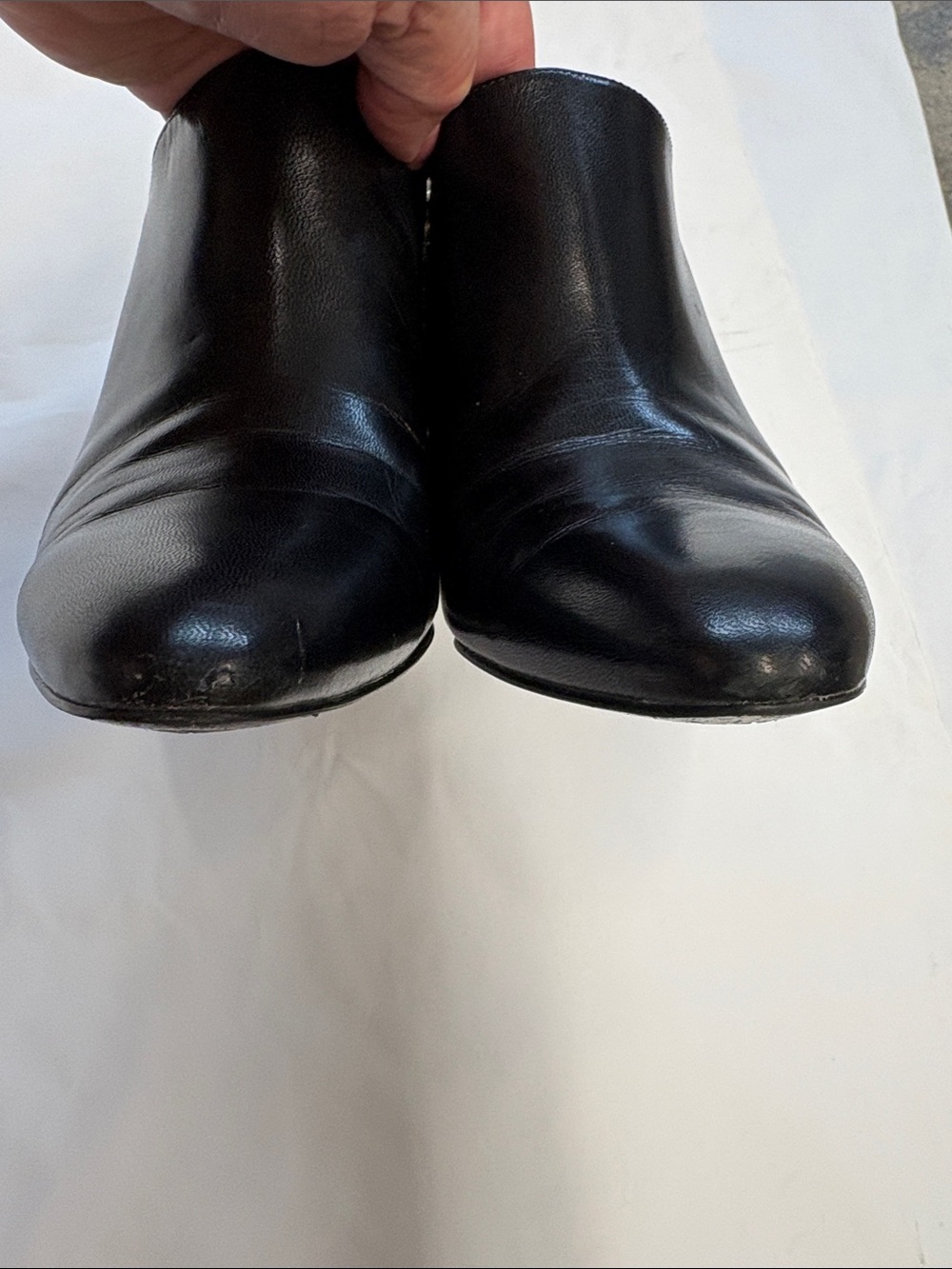 Lauren Ralph Lauren Women's Black Leather Pointed Heel Booties w/gold Accent 7B - Picture 5 of 5